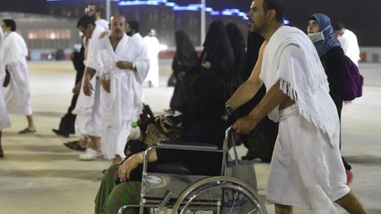 طلائع ضيوف الرحمن تبدأ رمي الجمرات الكبرى طلائع ضيوف الرحمن تبدأ رمي الجمرات الكبرى