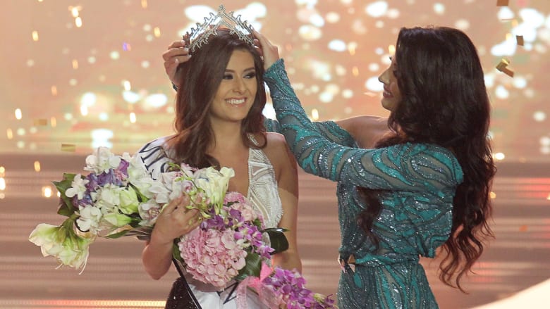 تتويج سالي جريج ملكة جمال لبنان لعام 2014 في بيروت تتويج سالي جريج ملكة جمال لبنان لعام 2014 في بيروت