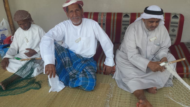 بطولة دبي العالمية للضيافة .. عادات وتقاليد تتلوح بوجه شمس الصحراء بطولة دبي العالمية للضيافة .. عادات وتقاليد تتلوح بوجه شمس الصحراء