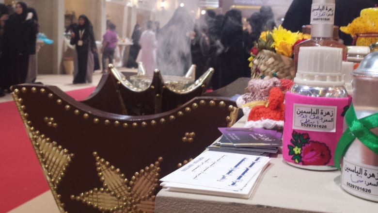 بطولة دبي العالمية للضيافة .. عادات وتقاليد تتلوح بوجه شمس الصحراء بطولة دبي العالمية للضيافة .. عادات وتقاليد تتلوح بوجه شمس الصحراء