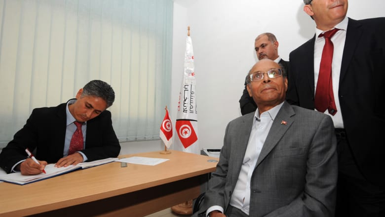 انتخابات رئاسة تونس.. 4 "ثوريين" ضد 3 من "أكفاء" بن علي وقاضية وبرلسكوني العربي انتخابات رئاسة تونس.. 4 "ثوريين" ضد 3 من "أكفاء" بن علي وقاضية وبرلسكوني العربي