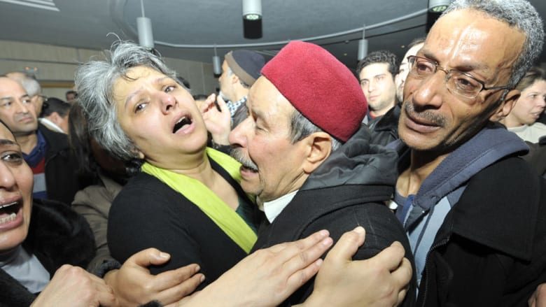 50 صورة لأحداث غيّرت تونس للأبد..من انتحار البوعزيزي إلى ثاني انتخابات حرة 50 صورة لأحداث غيّرت تونس للأبد..من انتحار البوعزيزي إلى ثاني انتخابات حرة