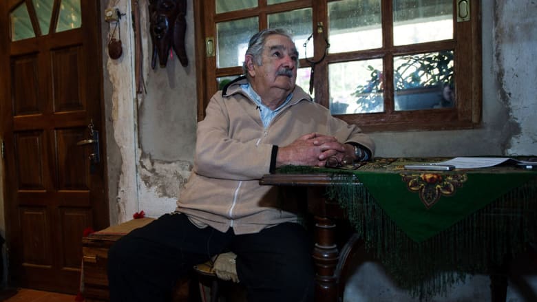 سيخلفه حامل إرثه فاسكيز.. أشهر 10 جمل قالها أفقر رئيس في العالم سيخلفه حامل إرثه فاسكيز.. أشهر 10 جمل قالها أفقر رئيس في العالم