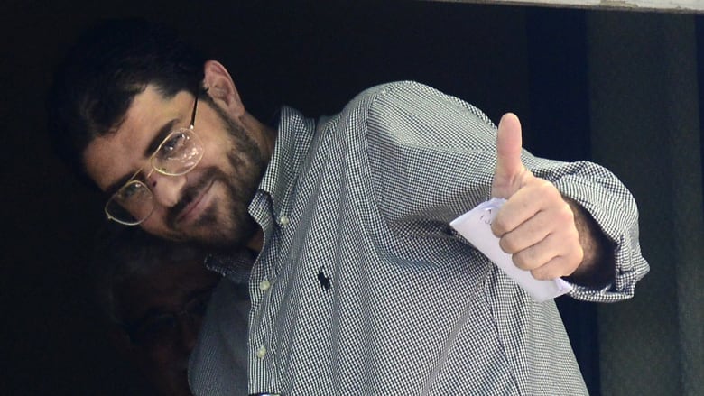 أول صور لمحتجزي غوانتنامو السابقين في أوروغواي أول صور لمحتجزي غوانتنامو السابقين في أوروغواي