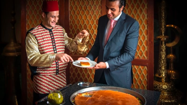 أجواء رمضان بالإمارات تربط بين حضارة ناطحات السحاب والتقاليد البدوية أجواء رمضان بالإمارات تربط بين حضارة ناطحات السحاب والتقاليد البدوية