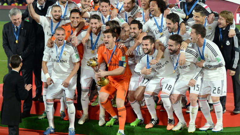 ولي العهد المغربي الحسن الثالث ينتزع الأضواء من نجوم ريال مدريد ولي العهد المغربي الحسن الثالث ينتزع الأضواء من نجوم ريال مدريد