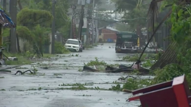 بالفيديو.. مشاهد رعب من إعصار هاغوبيت في الفلبين