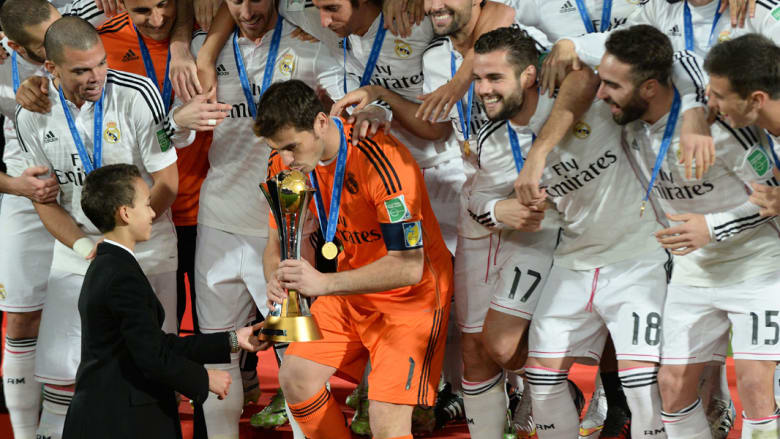 ولي العهد المغربي الحسن الثالث ينتزع الأضواء من نجوم ريال مدريد ولي العهد المغربي الحسن الثالث ينتزع الأضواء من نجوم ريال مدريد