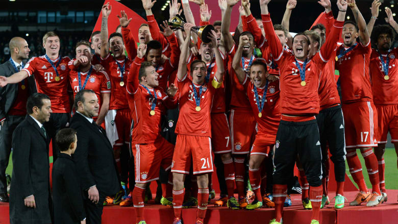 ولي العهد المغربي الحسن الثالث ينتزع الأضواء من نجوم ريال مدريد ولي العهد المغربي الحسن الثالث ينتزع الأضواء من نجوم ريال مدريد