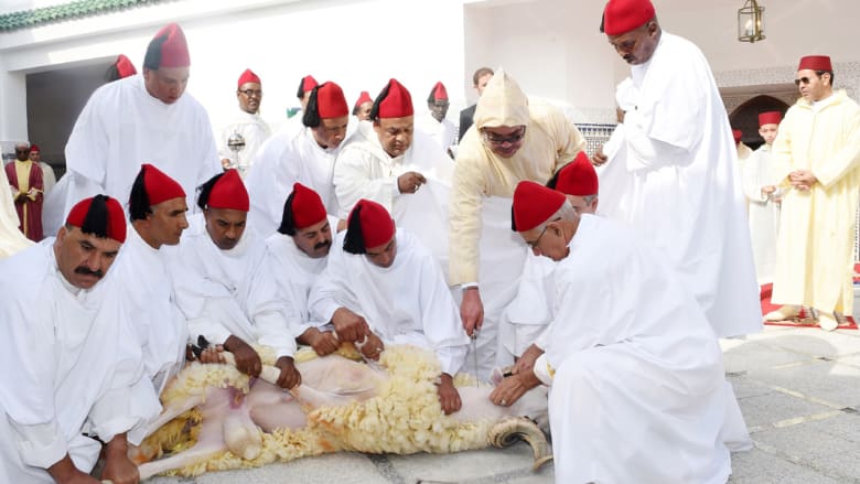 المغرب احتفل الأحد بالأضحى.. تقاليد عريقة... من عادات الاحتفال إلى تفضيل خروف "السردي"؟ المغرب احتفل الأحد بالأضحى.. تقاليد عريقة... من عادات الاحتفال إلى تفضيل خروف "السردي"؟