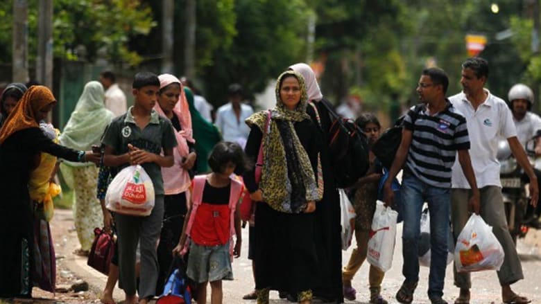 الخوف والصدمة يعمّان مسلمي سيرلانكا بعد عنف من بوذيين الخوف والصدمة يعمّان مسلمي سيرلانكا بعد عنف من بوذيين
