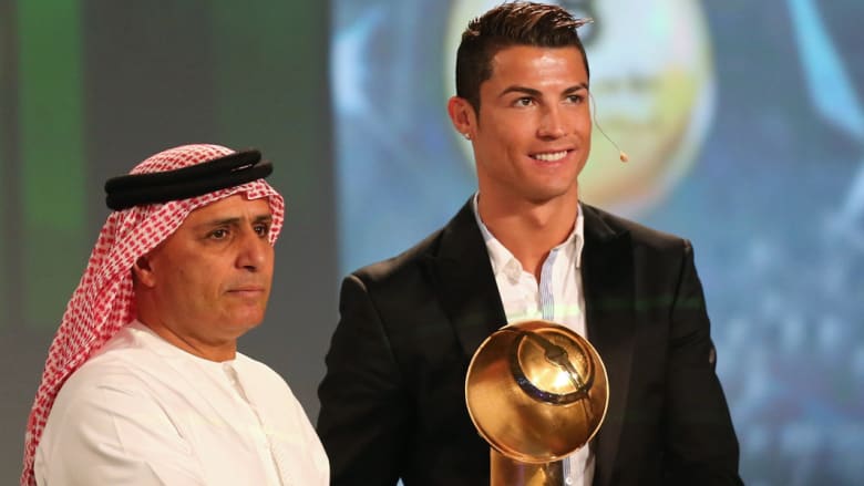 كريستيانو رونالدو يستعد لميلان مع اسرته في صحاري وشواطئ ومحلات دبي كريستيانو رونالدو يستعد لميلان مع اسرته في صحاري وشواطئ ومحلات دبي