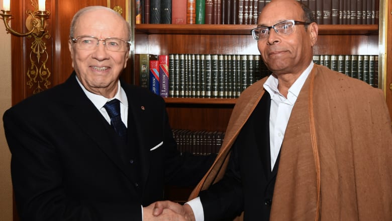"بلد العام" تونس تكتب صفحة نادرة في تاريخ انتقال السلطة لدى العرب.. السبسي يستلم من المرزوقي "بلد العام" تونس تكتب صفحة نادرة في تاريخ انتقال السلطة لدى العرب.. السبسي يستلم من المرزوقي