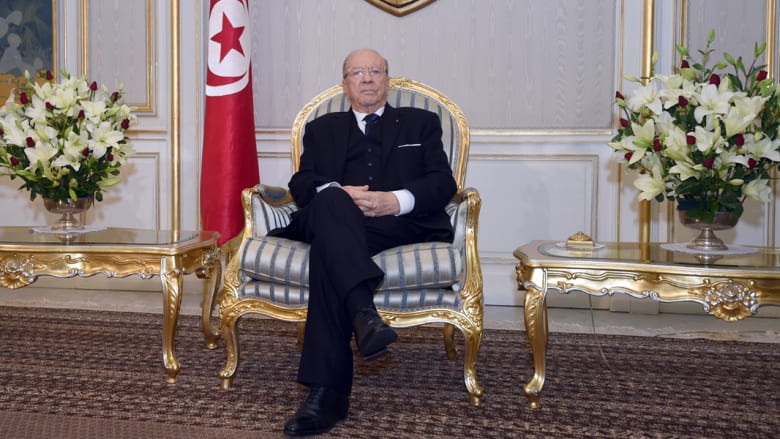 "بلد العام" تونس تكتب صفحة نادرة في تاريخ انتقال السلطة لدى العرب.. السبسي يستلم من المرزوقي "بلد العام" تونس تكتب صفحة نادرة في تاريخ انتقال السلطة لدى العرب.. السبسي يستلم من المرزوقي