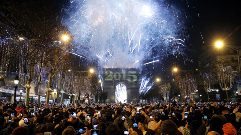 كيف احتفل العالم بقدوم عام 2015؟ كيف احتفل العالم بقدوم عام 2015؟