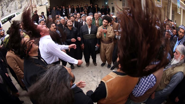 شاهد احتفالات الأكراد الصوفيين بعيد المولد النبوي شاهد احتفالات الأكراد الصوفيين بعيد المولد النبوي