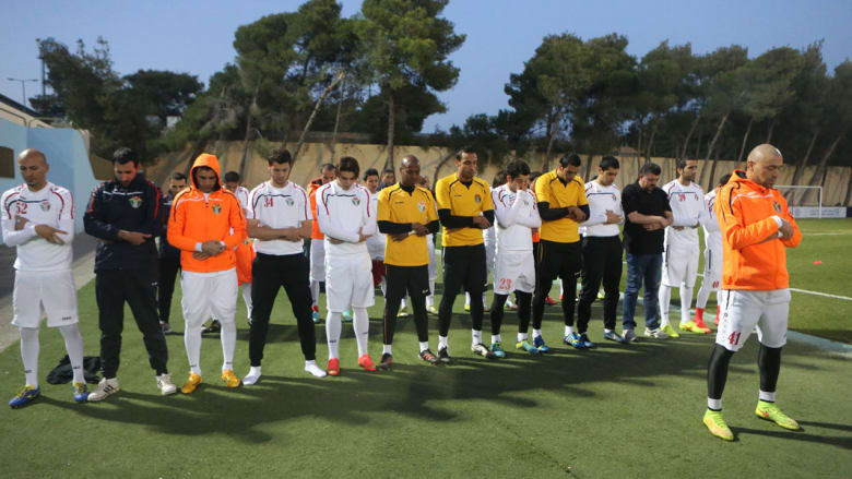 استعدادا لبطولة أمم آسيا.. هزيمتان مخيفتان للسعودية والأردن.. فوز مطمئن جديد للبحرين وخصام بين الإمارات والكويت استعدادا لبطولة أمم آسيا.. هزيمتان مخيفتان للسعودية والأردن.. فوز مطمئن جديد للبحرين وخصام بين الإمارات والكويت
