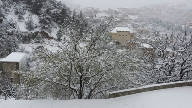 صورة أخرى للثلوج من بلدة نيحا بالشوف - أرسلتها رحاب ذبيان صورة أخرى للثلوج من بلدة نيحا بالشوف - أرسلتها رحاب ذبيان