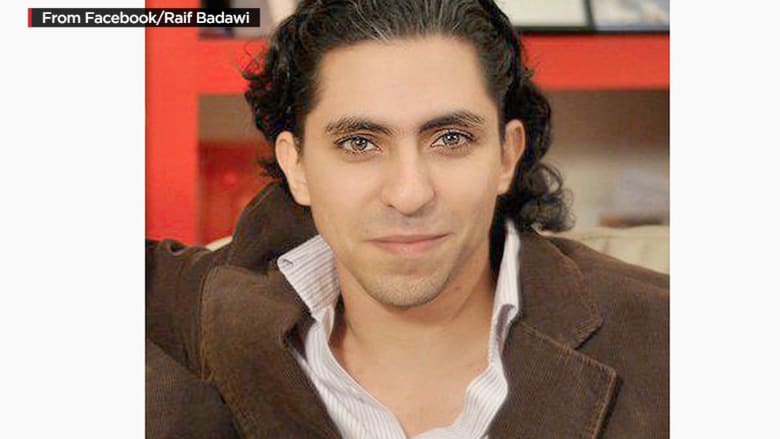 هل تدخل الملك سلمان لتعليق جلد المدون رائف بدوي؟