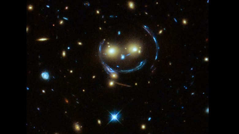 وجه المجرات المبتسم.. في صور التقطها تلسكوب هابل