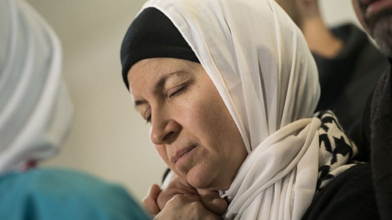 بالصور.. حزن يأسر قلوب عائلات ضحايا تشابل هيل ومعارفهم بالصور.. حزن يأسر قلوب عائلات ضحايا تشابل هيل ومعارفهم