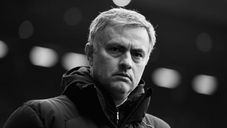 فمورينيو هو الذي قاد بورتو للفوز بلقب دوري أبطال أوروبا، وأبلغ الصحافة البريطانية على الفور انه كان "مميزا جدا." فمورينيو هو الذي قاد بورتو للفوز بلقب دوري أبطال أوروبا، وأبلغ الصحافة البريطانية على الفور انه كان "مميزا جدا."