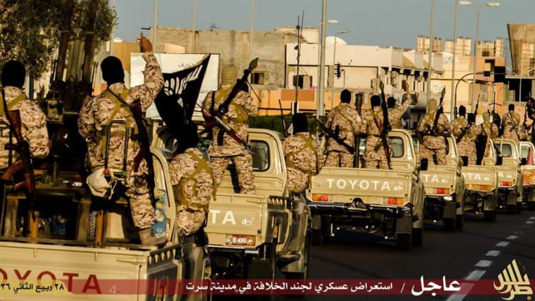 بالصور.. داعش بعرض عسكري في سرت بعد عرض المنوفية بليبيا بالصور.. داعش بعرض عسكري في سرت بعد عرض المنوفية بليبيا