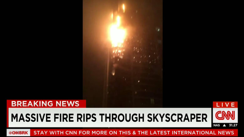 بالصور.. حريق بأكثر من طابق ببرج "The Torch" السكني في دبي والشرطة تغلق الشوارع من وإلى المنطقة بالصور.. حريق بأكثر من طابق ببرج "The Torch" السكني في دبي والشرطة تغلق الشوارع من وإلى المنطقة