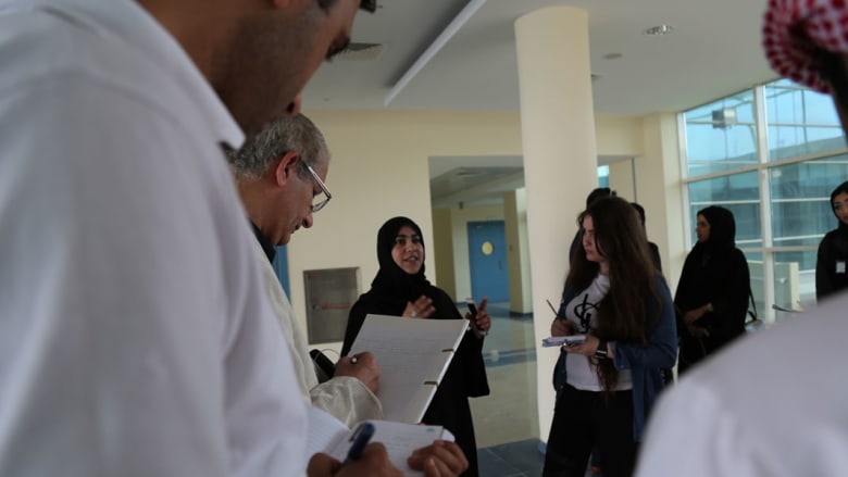 كيف تنشئ الإمارات العربية المتحدة بنيتها التحتية؟ كيف تنشئ الإمارات العربية المتحدة بنيتها التحتية؟