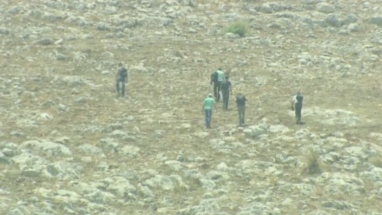 على الحدود التركية.. CNN تلتقي مهربين لنقل مقاتلين في طريقهم لسوريا