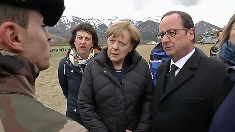 شاهد.. لحظة وصول بعض قادة العالم إلى موقع تحطم “الطائرة الألمانية”