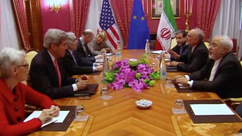 بالفيديو.. وزير الخارجية الإيراني يبحث مع كيري سبل وقف عملية عاصفة الحزم