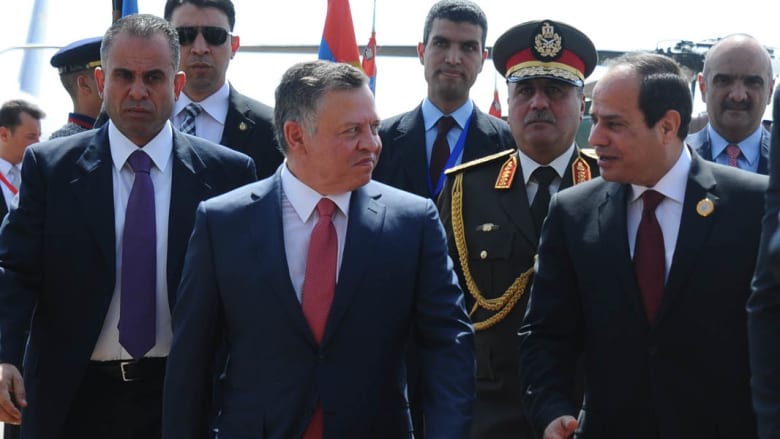 بالصور.. السيسي يستقبل الزعماء العرب في قمة شرم الشيخ بالصور.. السيسي يستقبل الزعماء العرب في قمة شرم الشيخ
