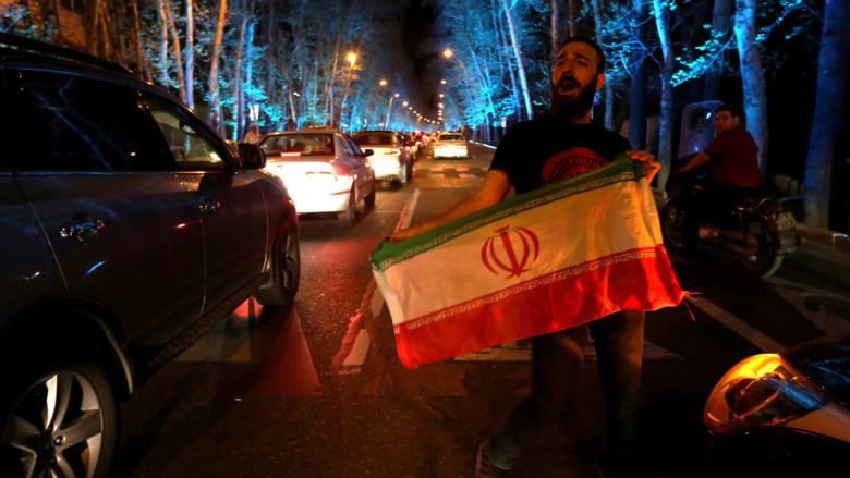 بالصور.. احتفالات الإيرانيين بالاتفاق المبدئي بالملف النووي بين طهران والغرب بالصور.. احتفالات الإيرانيين بالاتفاق المبدئي بالملف النووي بين طهران والغرب