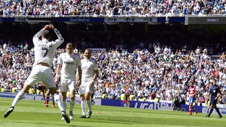 من ملاعب العالم.. خماسية تاريخية لرونالدو في "الليغا" وصلاح بالتشكيل المثالي لـ"الكاليتشو" من ملاعب العالم.. خماسية تاريخية لرونالدو في "الليغا" وصلاح بالتشكيل المثالي لـ"الكاليتشو"