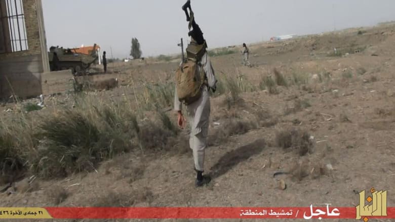 بالصور.. داعش ينشر لقطات من هجومه على الرمادي وإصابته لقائد عمليات الجيش في الأنبار بالصور.. داعش ينشر لقطات من هجومه على الرمادي وإصابته لقائد عمليات الجيش في الأنبار