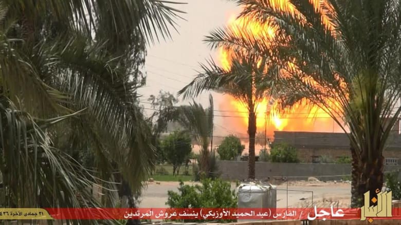 بالصور.. داعش ينشر لقطات من هجومه على الرمادي وإصابته لقائد عمليات الجيش في الأنبار بالصور.. داعش ينشر لقطات من هجومه على الرمادي وإصابته لقائد عمليات الجيش في الأنبار