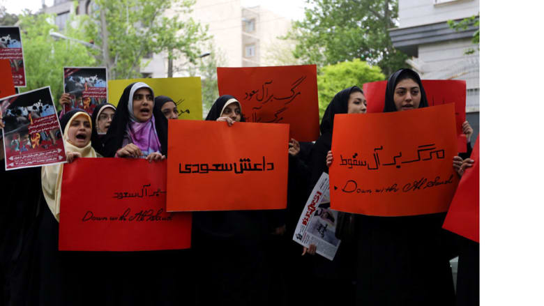 طالبات إيرانيات مشاركات في مظاهرة ضد "عاصفة الحزم" أمام مبنى الأمم المتحدة بطهران 16 أبريل/ نيسان 2015 طالبات إيرانيات مشاركات في مظاهرة ضد "عاصفة الحزم" أمام مبنى الأمم المتحدة بطهران 16 أبريل/ نيسان 2015