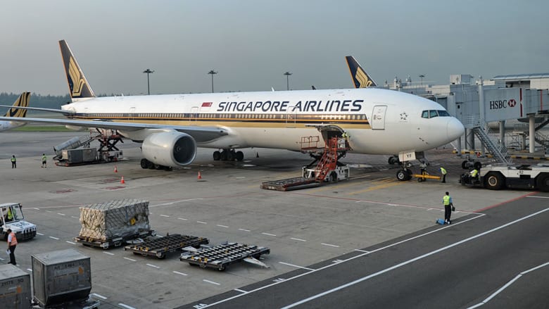 شركة الطيران السنغافوري كانت الطائرة الأولى التي تتسلم طلبية من طائرات A380. شركة الطيران السنغافوري كانت الطائرة الأولى التي تتسلم طلبية من طائرات A380.