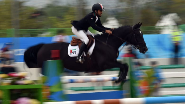 الإماراتيون والخيول.. قصة عشق لا تنتهي الإماراتيون والخيول.. قصة عشق لا تنتهي