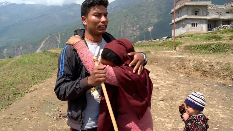 بالفيديو من النيبال.. حيث الحياة تبدلت للأبد ابتلعت الأرض ذكريات البشر