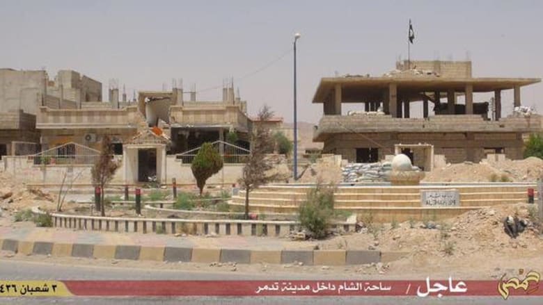 بالصور.. داعش ينشر لقطات بعد دخوله مدينة تدمر بسوريا بالصور.. داعش ينشر لقطات بعد دخوله مدينة تدمر بسوريا