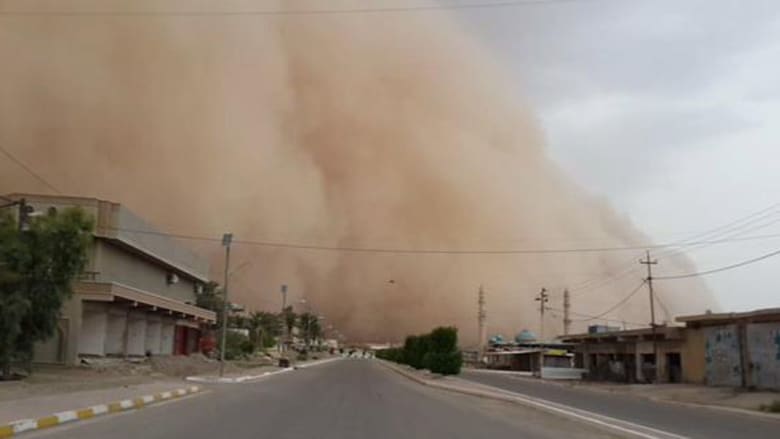 بالصور.. عاصفة رملية ضخمة تضرب الأنبار.. وموالون لداعش: أرسلها الله لحماية جنوده ضد قوات العبادي بالصور.. عاصفة رملية ضخمة تضرب الأنبار.. وموالون لداعش: أرسلها الله لحماية جنوده ضد قوات العبادي