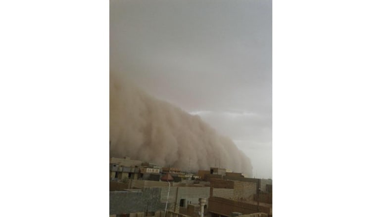 بالصور.. عاصفة رملية ضخمة تضرب الأنبار.. وموالون لداعش: أرسلها الله لحماية جنوده ضد قوات العبادي بالصور.. عاصفة رملية ضخمة تضرب الأنبار.. وموالون لداعش: أرسلها الله لحماية جنوده ضد قوات العبادي