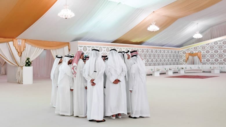 بالصور.. عالم الإمارات المتوازي بين الحداثة والتقاليد بالصور.. عالم الإمارات المتوازي بين الحداثة والتقاليد