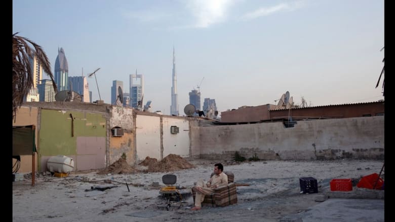 بالصور.. عالم الإمارات المتوازي بين الحداثة والتقاليد بالصور.. عالم الإمارات المتوازي بين الحداثة والتقاليد