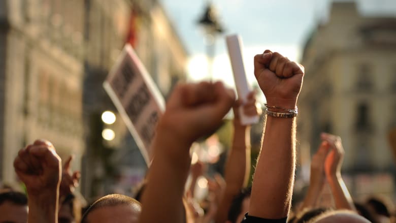 بالصور.. 10 أسباب دفعت متابعي CNN لترك التدخين.. هل تقنعك؟ بالصور.. 10 أسباب دفعت متابعي CNN لترك التدخين.. هل تقنعك؟