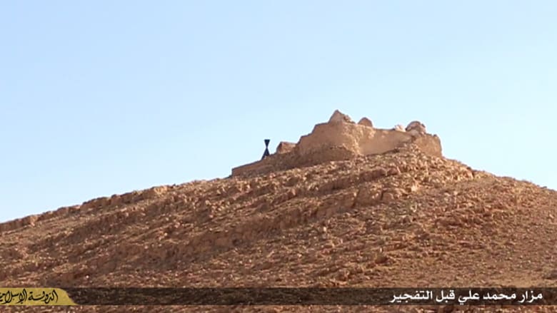 داعش ينشر صورا لازالة "معالم الشرك" في مدينة تدمر داعش ينشر صورا لازالة "معالم الشرك" في مدينة تدمر