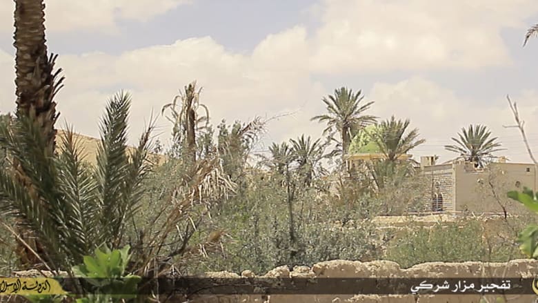 داعش ينشر صورا لازالة "معالم الشرك" في مدينة تدمر داعش ينشر صورا لازالة "معالم الشرك" في مدينة تدمر