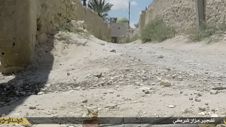 داعش ينشر صورا لازالة "معالم الشرك" في مدينة تدمر داعش ينشر صورا لازالة "معالم الشرك" في مدينة تدمر